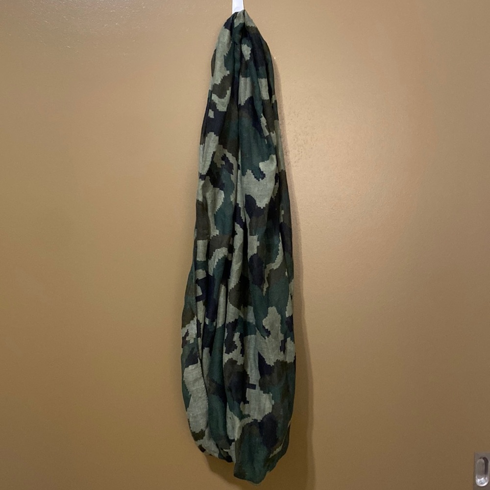 Camouflage army scarf